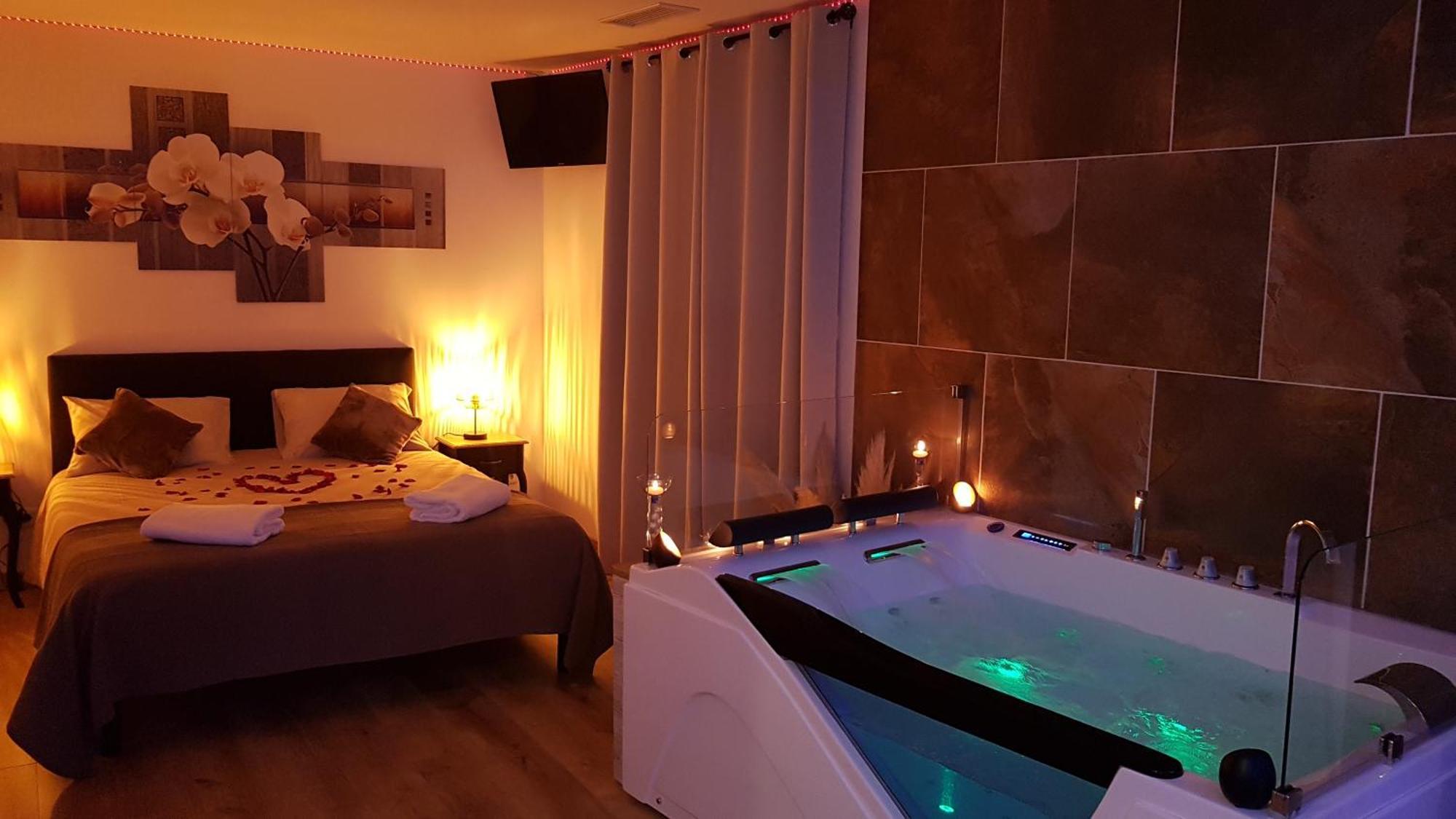 Love Room Jaccuzi Puisserguier Dış mekan fotoğraf