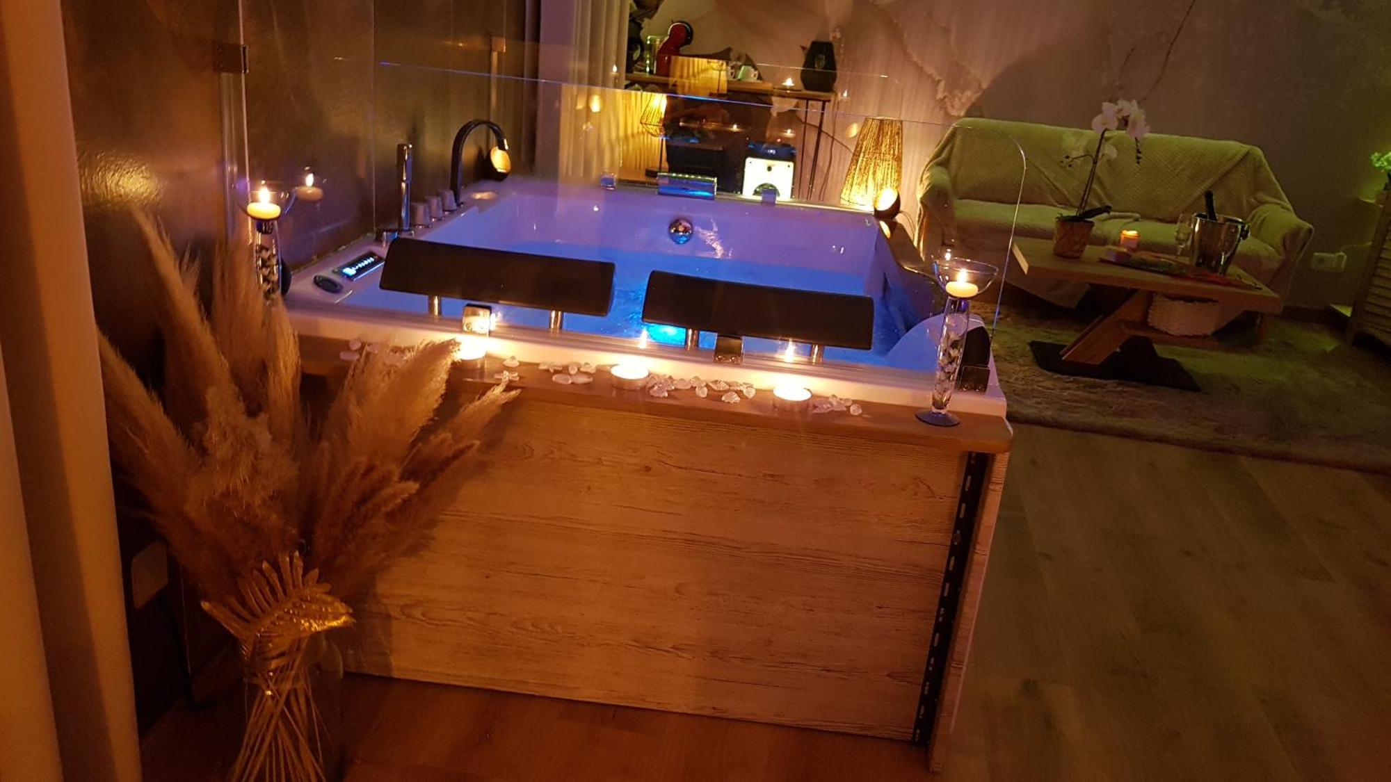 Love Room Jaccuzi Puisserguier Dış mekan fotoğraf