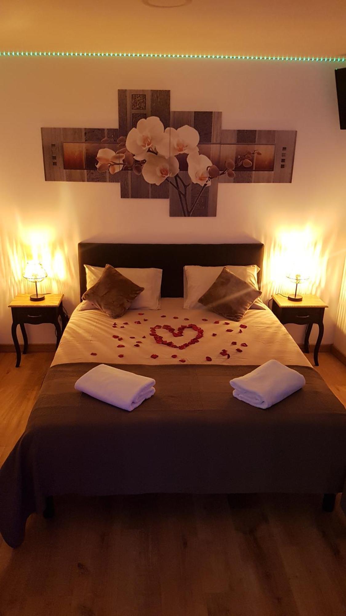 Love Room Jaccuzi Puisserguier Dış mekan fotoğraf